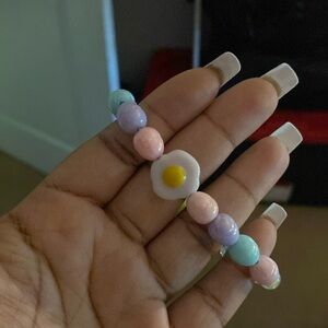 I am selling this bracelet